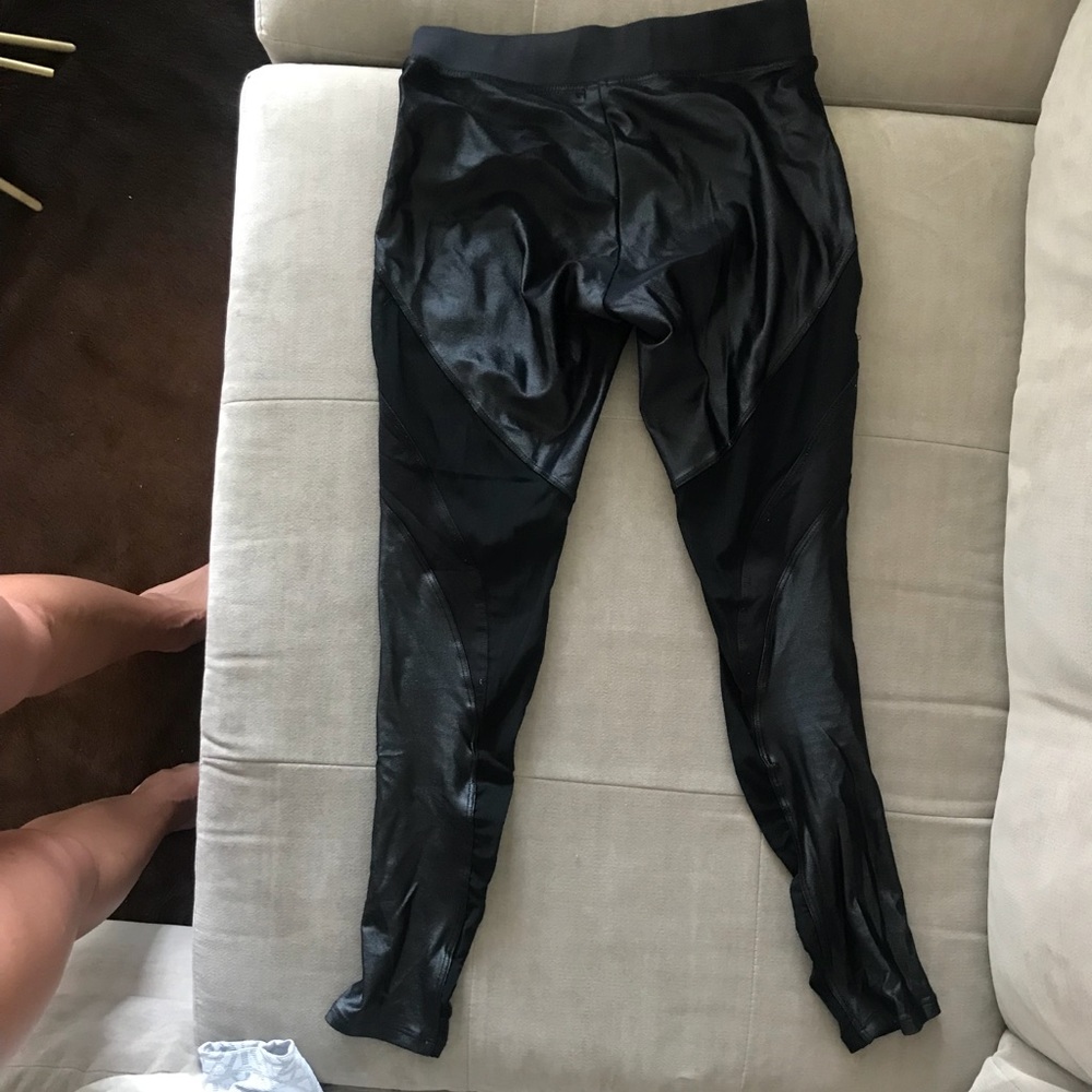 Black shinny workout Capri